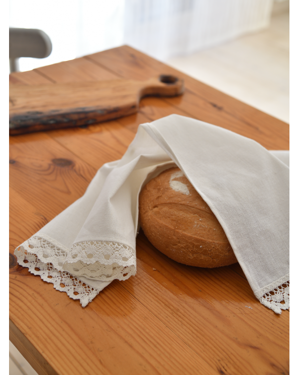 Полотенце с кружевом, цвет белый