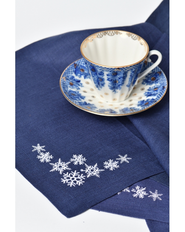 Салфетка из льна с вышивкой "Снежинки", цвет синий